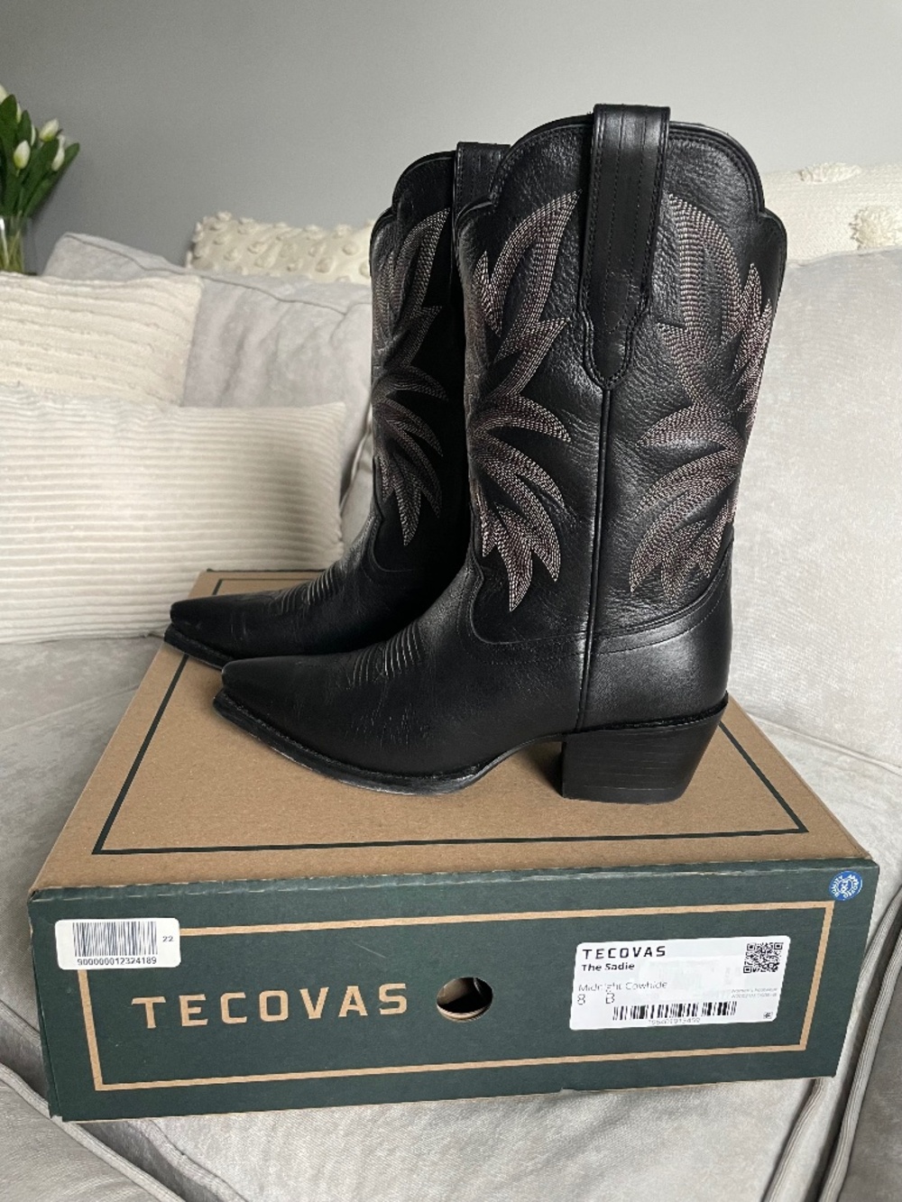 Tecovas The Sadie Cowgirl Boot in Midnight Black - Like New, with box